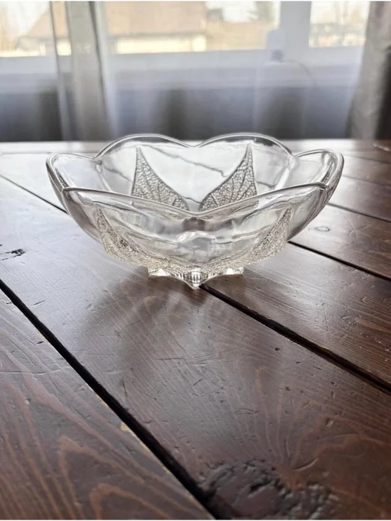 Anchor Hocking Renaissance Pattern Dish - Picture 2 of 2